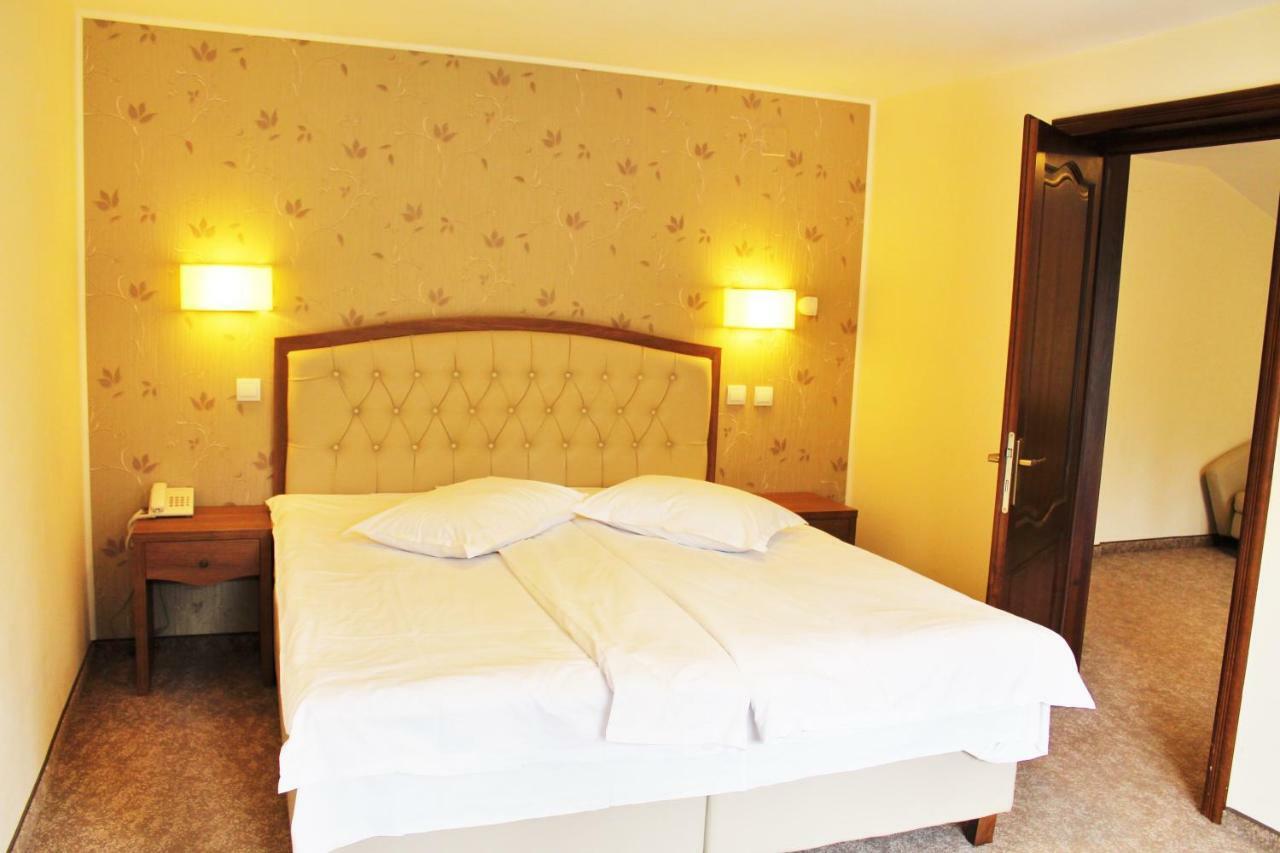 Hotel Crisalpin Poiana Brasov Exterior photo